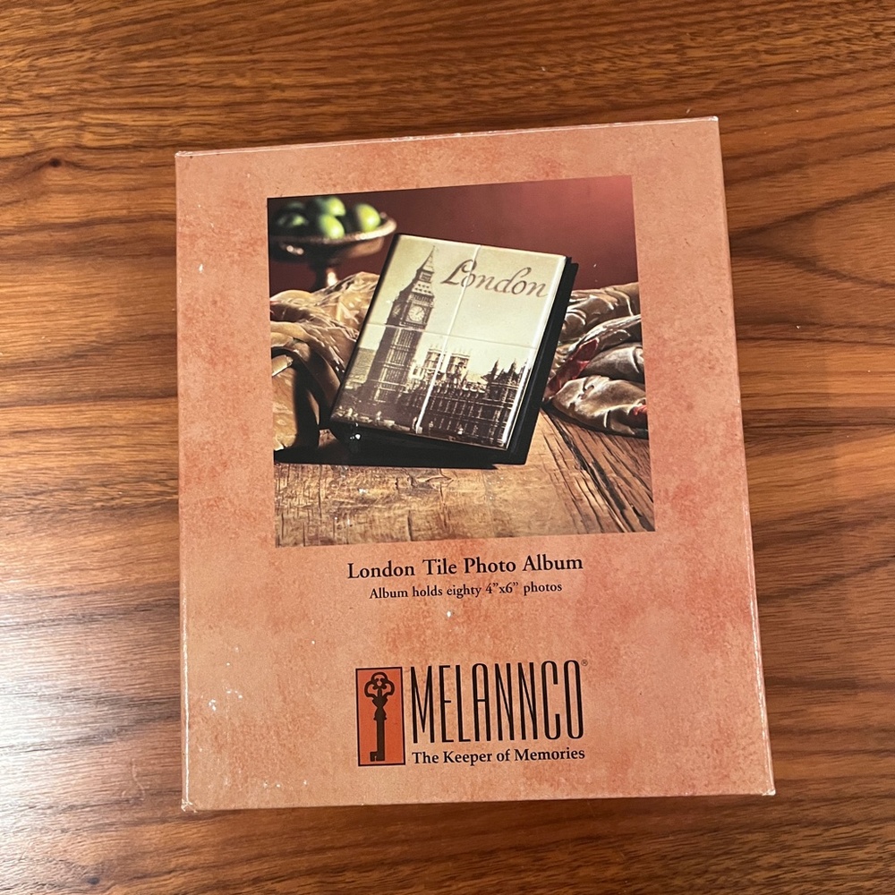 Melannco International London Tile Photo Album - Picture 6 of 13